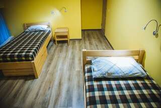 Хостелы Alina Hotel & Hostel Ужгород Односпальная кровать в общем номере-1